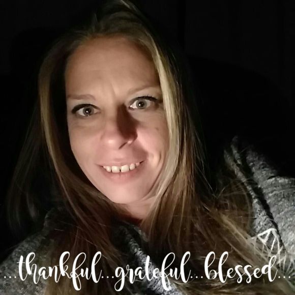 Meet your Posher, Stephanie - Picture 1 of 1